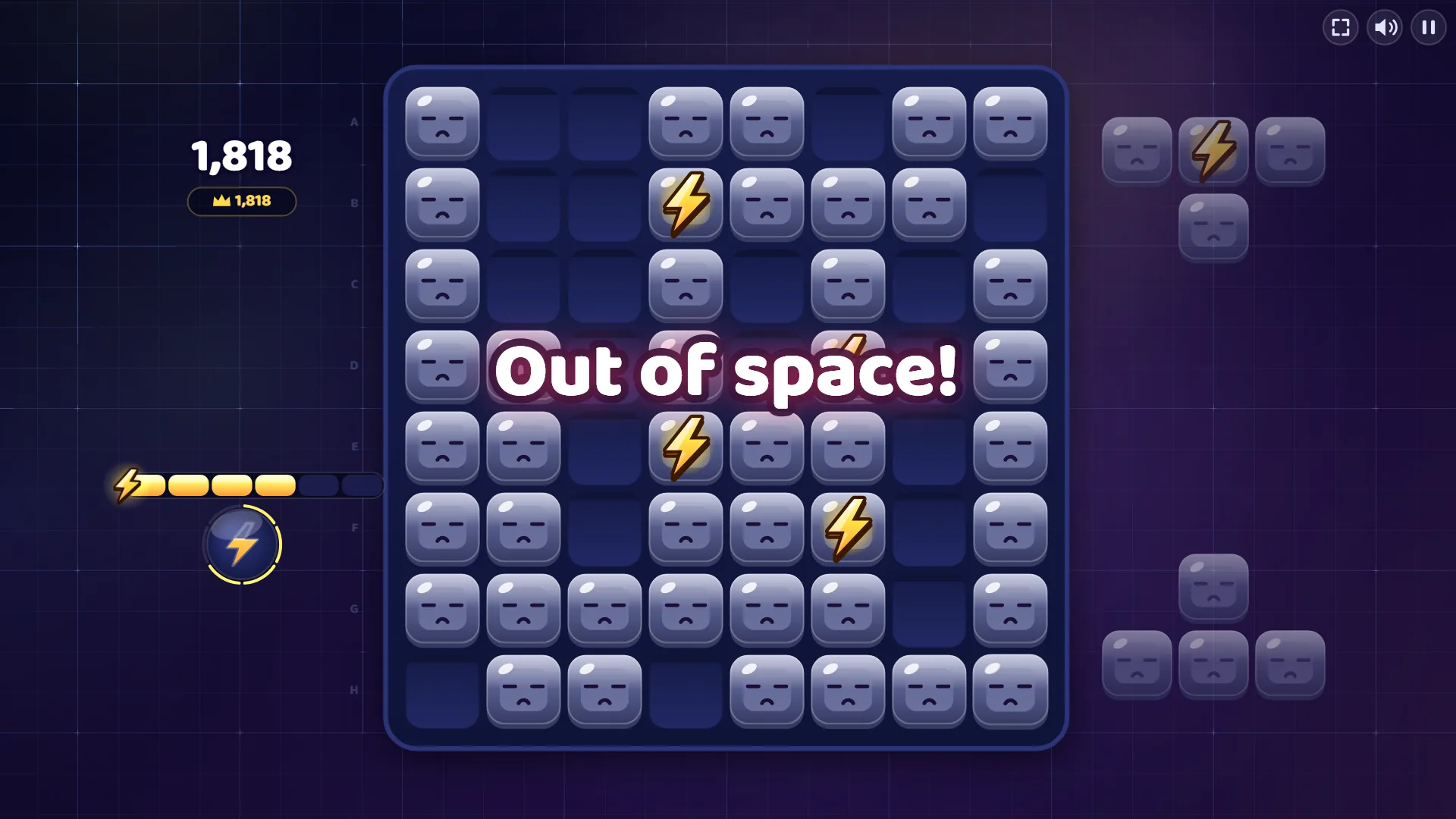 Fim de jogo no Gridspark com todos os blocos cinzas e com carinha triste e a mensagem Out of space!